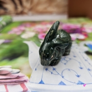 Zajączek ceramiczny figurka zielony królik zajączek ręcznie robiony Wielkanoc figurka na stół do koszyczka