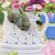 Zajączek ceramiczny figurka seledynowo - niebieski królik zajączek ręcznie robiony Wielkanoc figurka na stół do koszyczka