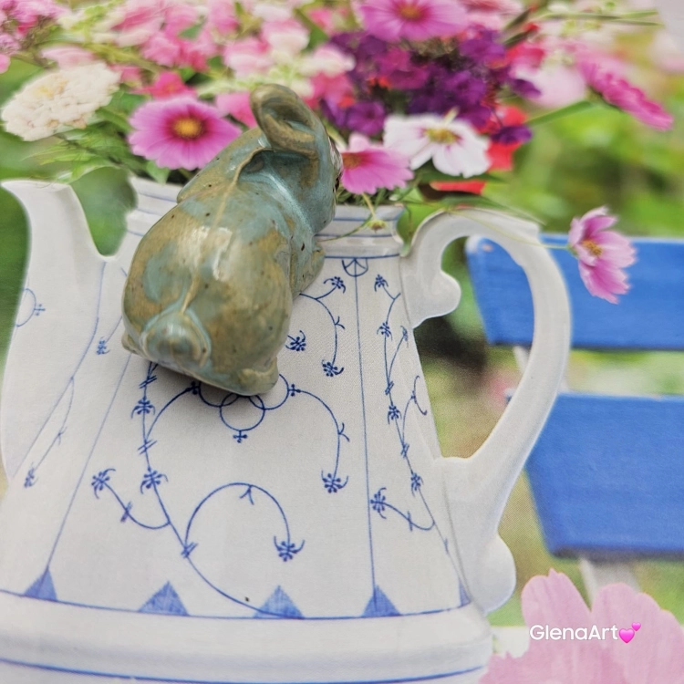 Zajączek ceramiczny figurka seledynowo - niebieski królik zajączek ręcznie robiony Wielkanoc figurka na stół do koszyczka
