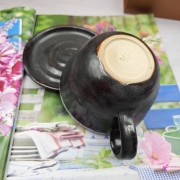 Filiżanka SOWA ceramiczna ze spodkiem i sową w środku ręcznie toczona i malowana z sową i ze spodkiem prezent dla miłośnika natury w kolorze niebieskiego przenikającym się sówka dla nauczyciela