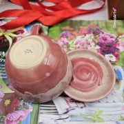 Filiżanka z BULDOGIEM pieskiem BULDOŻKIEM Francuskim ceramiczna ze spodkiem i zwierzakiem w środku ręcznie toczona i malowana elegancka filiżanka z pięknym szkliwem BULDOŻEK FRANCUSKI biało - czarny kubek różowy z buldożkiem pies w filiżance