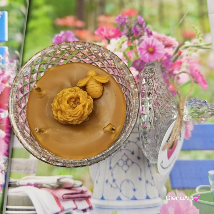 Świeca pszczela świeczka z wosku pszczelego wosk pszczeli w krysztale naturalna świeca z 100 % wosku pszczelego naturalny bez chemii pachnąca miodkiem naturalna świeczka pszczela