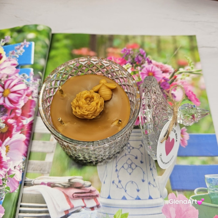 Świeca pszczela świeczka z wosku pszczelego wosk pszczeli w krysztale naturalna świeca z 100 % wosku pszczelego naturalny bez chemii pachnąca miodkiem naturalna świeczka pszczela