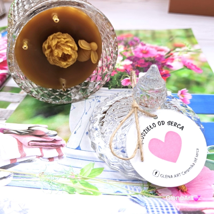 Świeca pszczela świeczka z wosku pszczelego wosk pszczeli w krysztale naturalna świeca z 100 % wosku pszczelego naturalny bez chemii pachnąca miodkiem naturalna świeczka pszczela