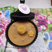 Świeca świeczka z wosku pszczelego wosk pszczeli w czarnym krysztale naturalna świeca z 100 % wosku pszczelego naturalny bez chemii pachnąca miodkiem naturalna świeczka pszczela