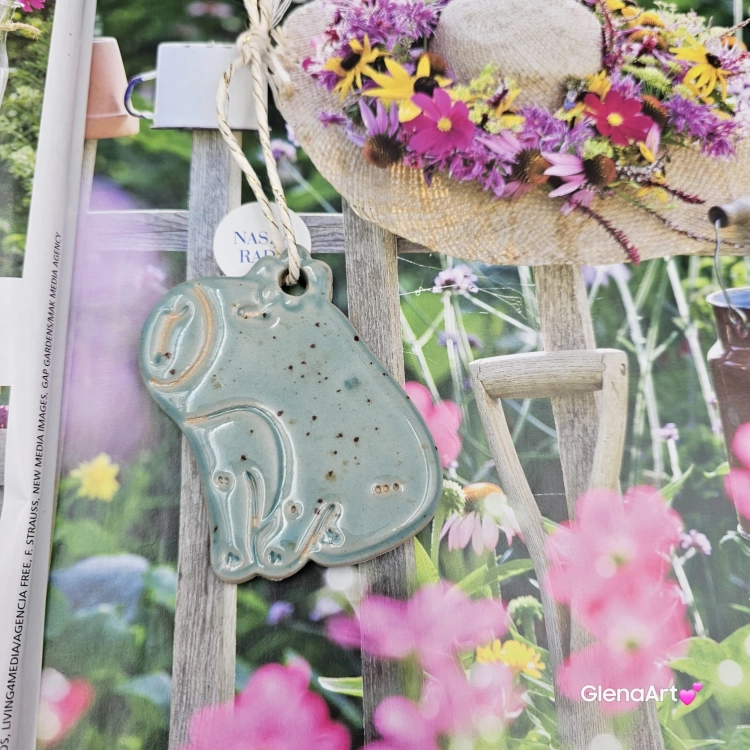 Zawieszka Kapibara seledynowa ozdoba na sznurku Kapibara ceramiczna zawieszka duża Kapibara
