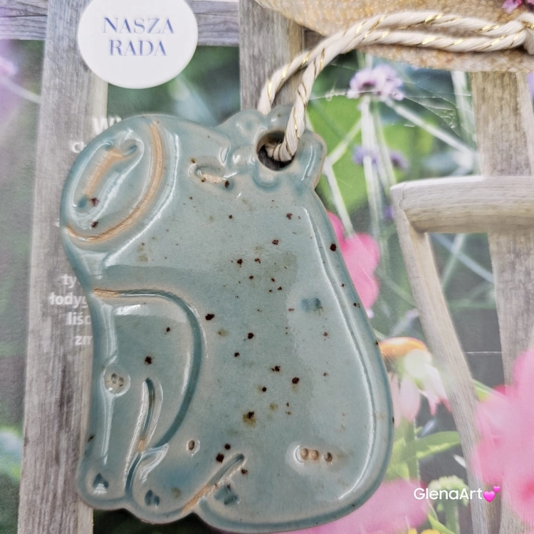 Zawieszka Kapibara seledynowa ozdoba na sznurku Kapibara ceramiczna zawieszka duża Kapibara
