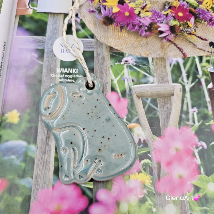 Zawieszka Kapibara seledynowa ozdoba na sznurku Kapibara ceramiczna zawieszka duża Kapibara