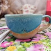 Filiżanka ceramiczna Glena Art turkusowa z uszkiem do kawy herbaty ulubiony kubek ceramiczny ceramika 250 ml z kwiatkiem satynowy turkus