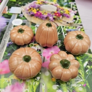 Dynia mała ceramiczna figurka dyni ręcznie robiona figurka na stół lub gdzie chcesz mini dynia dyńki mini na jesień