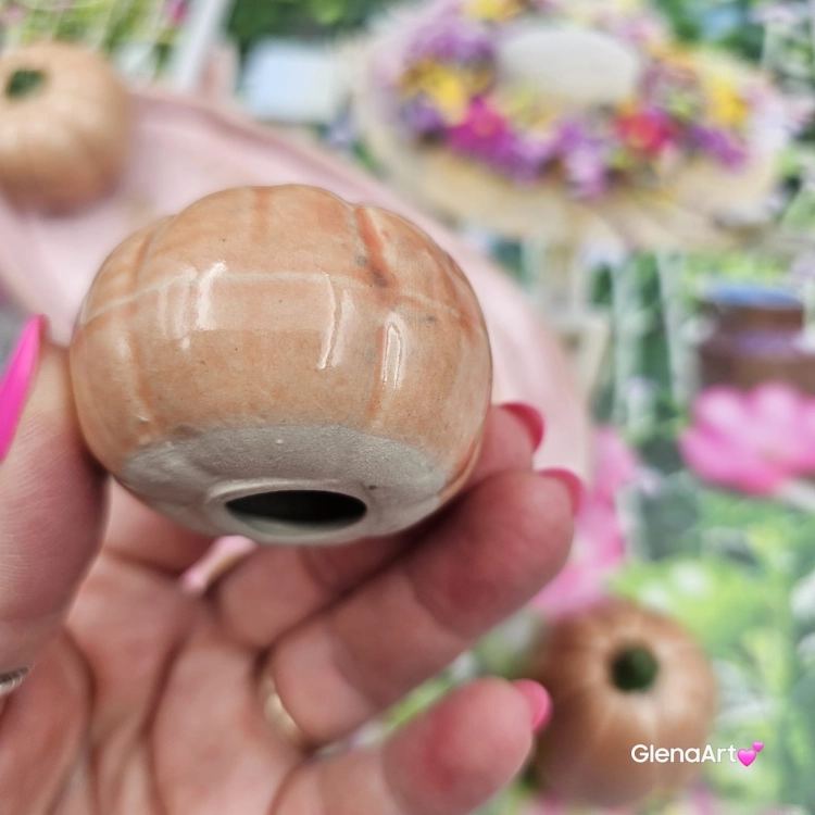 Dynia mała ceramiczna figurka dyni ręcznie robiona figurka na stół lub gdzie chcesz mini dynia dyńki mini na jesień
