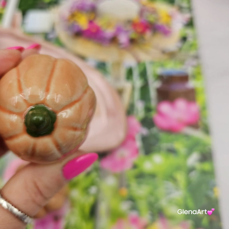 Dynia mała ceramiczna figurka dyni ręcznie robiona figurka na stół lub gdzie chcesz mini dynia dyńki mini na jesień