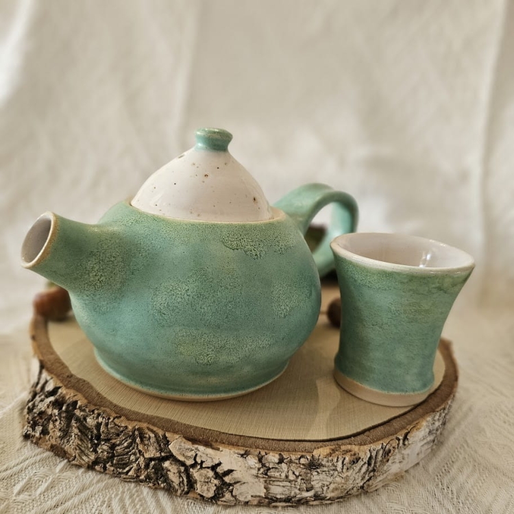 Szklanka ceramiczna zielona espresso ręcznie toczona kaszubska ceramika