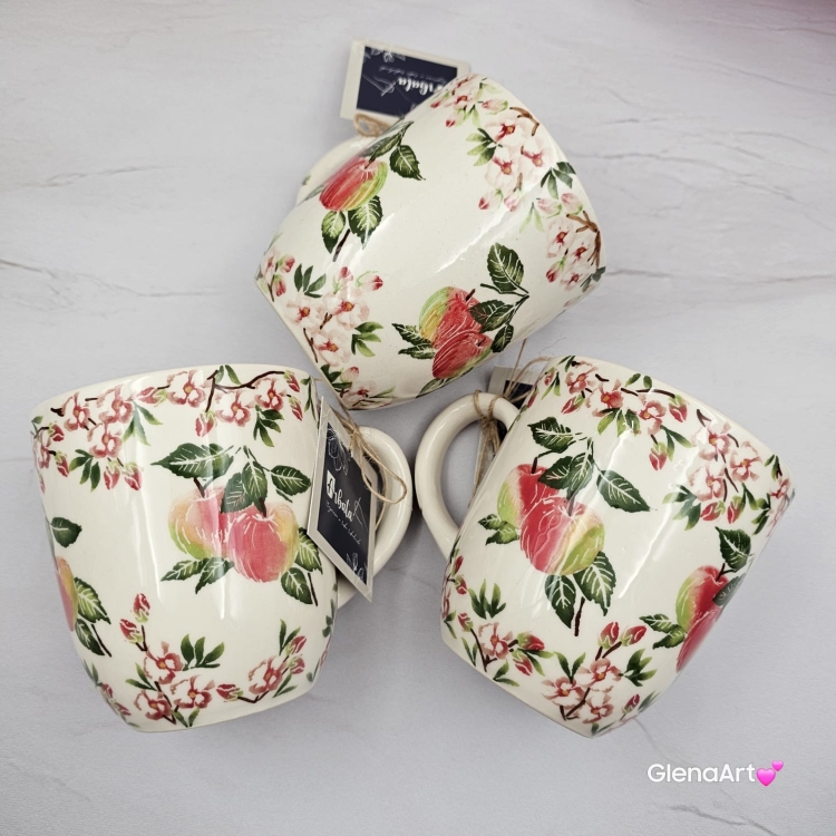 Filiżanka ZAJĄC z ZAJĄCEM SZARAKIEM ceramiczna ze spodkiem i zwierzakiem w środku ręcznie toczona i malowana elegancka filiżanka z pięknym szkliwem beżowym i niebieskim kubek zajączek