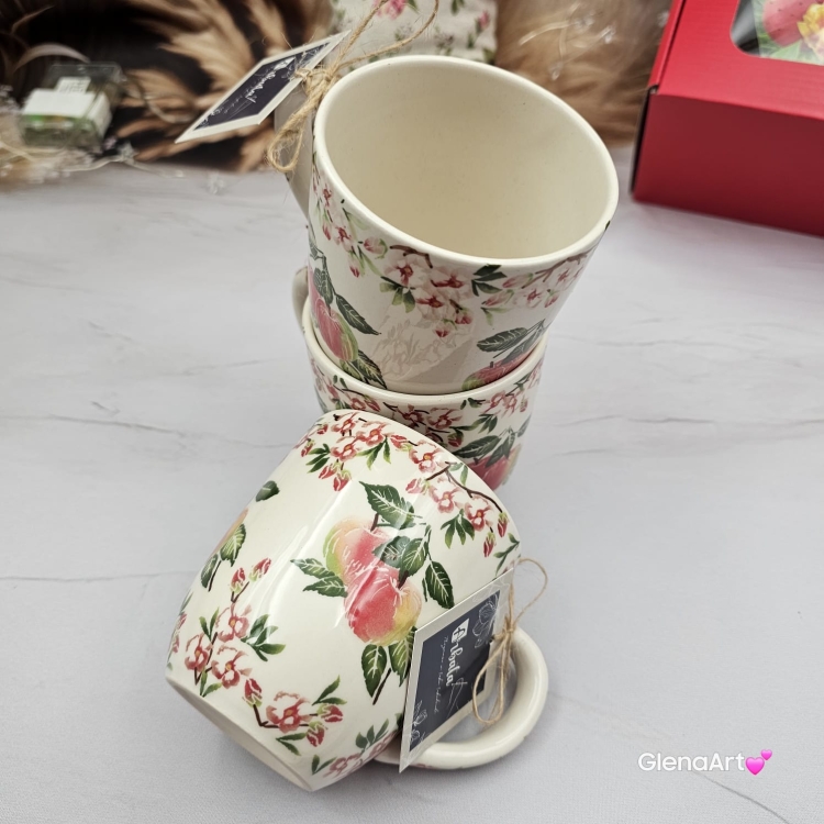 Filiżanka ZAJĄC z ZAJĄCEM SZARAKIEM ceramiczna ze spodkiem i zwierzakiem w środku ręcznie toczona i malowana elegancka filiżanka z pięknym szkliwem beżowym i niebieskim kubek zajączek