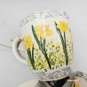 Kubek ceramiczny Bell Narcyz kaszubska ceramika ręcznie zdobiony Arbata kubek narcyzy
