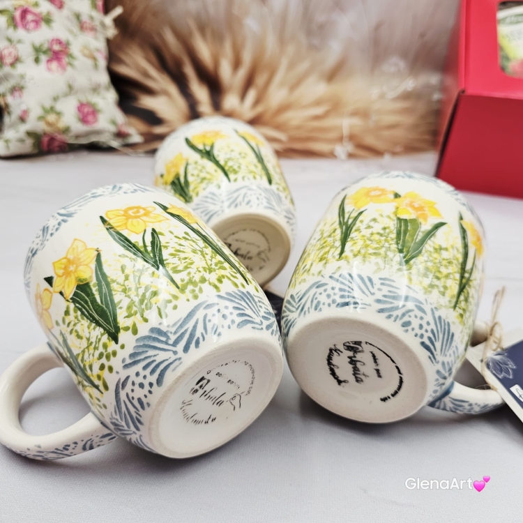 Kubek ceramiczny Bell Narcyz kaszubska ceramika ręcznie zdobiony Arbata kubek narcyzy