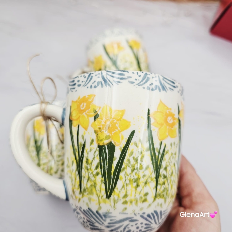 Kubek ceramiczny Bell Narcyz kaszubska ceramika ręcznie zdobiony Arbata kubek narcyzy