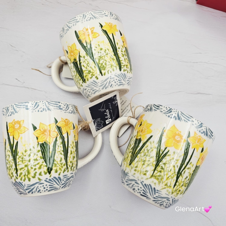 Kubek ceramiczny Bell Narcyz kaszubska ceramika ręcznie zdobiony Arbata kubek narcyzy