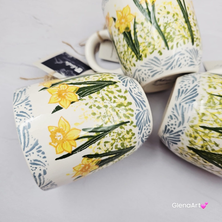 Kubek ceramiczny Bell Narcyz kaszubska ceramika ręcznie zdobiony Arbata kubek narcyzy