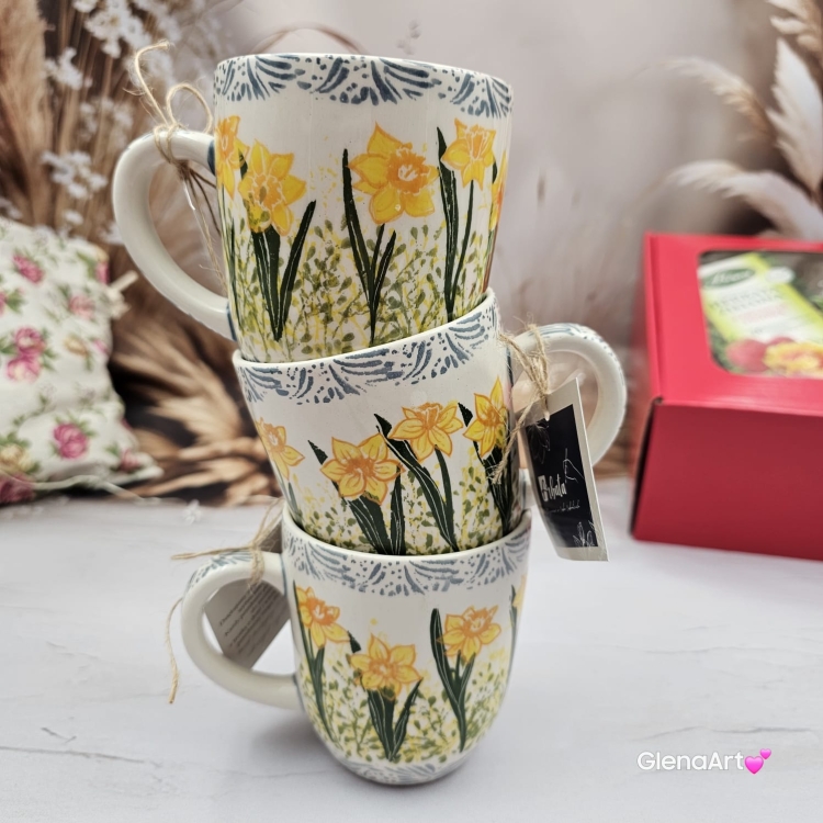 Kubek ceramiczny Bell Narcyz kaszubska ceramika ręcznie zdobiony Arbata kubek narcyzy