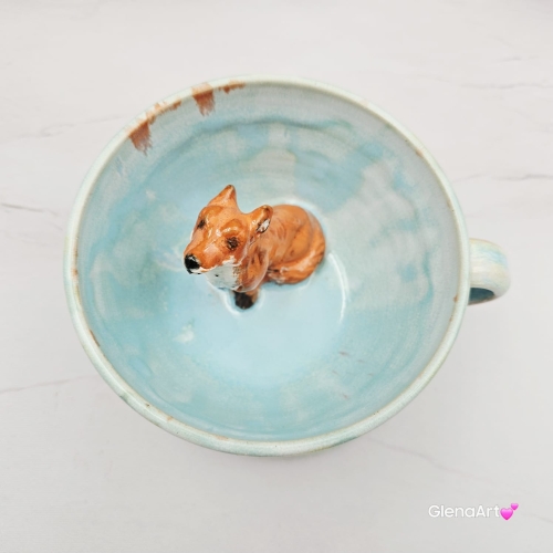 Filiżanka LISEK ceramiczna ze spodkiem i figurką Lisa rudego w środku ręcznie toczona i malowana ze spodkiem szkliwa białe i błękitne kubek lisek rudzielec cwany lisek :) kubek lisek