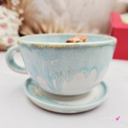 Filiżanka LISEK ceramiczna ze spodkiem i figurką Lisa rudego w środku ręcznie toczona i malowana ze spodkiem szkliwa białe i błękitne kubek lisek rudzielec cwany lisek :) kubek lisek