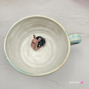 Filiżanka ŚLIMAK ze ślimakiem ceramiczna ze spodkiem i ŚLIMACZKIEM w środku ręcznie toczona i malowana elegancka filiżanka odcienie bieli i błękitu kubek ślimak kubek ślimak ze ślimakiem