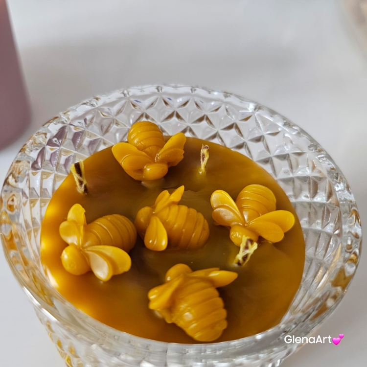 Świeca pszczela świeczka z wosku pszczelego wosk pszczeli w krysztale naturalna świeca z 100 % wosku pszczelego naturalny bez chemii pachnąca miodkiem naturalna świeczka pszczela