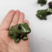 Żabka ropucha ceramiczna figurka zielona żabka płaz ropucha ręcznie robiony figurka na stół ozdoba ceramiczna