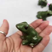 Żabka ropucha ceramiczna figurka zielona żabka płaz ropucha ręcznie robiony figurka na stół ozdoba ceramiczna