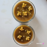 Świeca świeczka w szkle z wosku pszczelego wosk pszczeli w grubym szkle naturalna świeca z 100 % wosku pszczelego naturalny bez chemii pachnąca miodkiem naturalna świeczka pszczela pachnąca miodem
