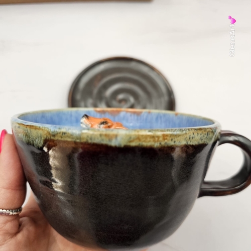 Filiżanka LISEK ceramiczna ze spodkiem i figurką Lisa rudego w środku ręcznie toczona i malowana ze spodkiem szkliwa ciemne i błękitne kubek lisek rudzielec cwany lisek :) kubek lisek