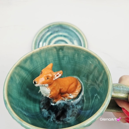 Filiżanka LISEK ceramiczna ze spodkiem i figurką Lisa rudego w środku ręcznie toczona i malowana ze spodkiem szkliwa zielone i błękitne turkusowe jeziorko kubek lisek rudzielec cwany lisek :) kubek lisek