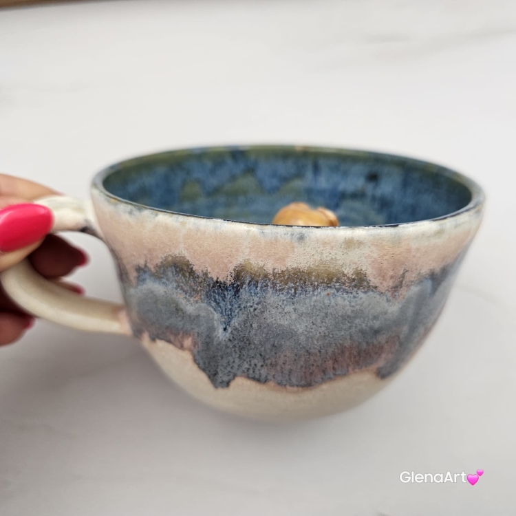 Filiżanka SOWA ceramiczna bez spodka z figurką sówki w środku ręcznie toczona i malowana ze spodkiem szkliwa niebieskie , beżowe i róż sowa :) kubek sowa z sową