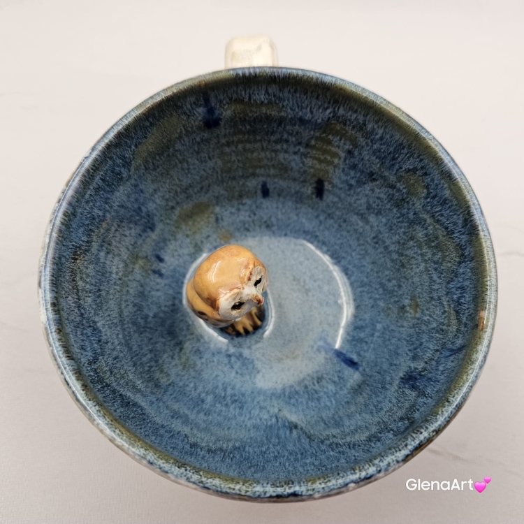 Filiżanka SOWA ceramiczna bez spodka z figurką sówki w środku ręcznie toczona i malowana ze spodkiem szkliwa niebieskie , beżowe i róż sowa :) kubek sowa z sową