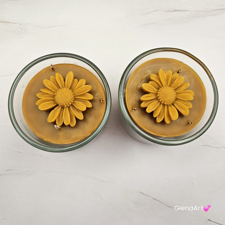 Świeca pszczela świeczka w szkle z wosku pszczelego wosk pszczeli w grubym szkle naturalna świeca z 100 % wosku pszczelego naturalny bez chemii pachnąca miodkiem i propolisem naturalna świeczka pszczela pachnąca miodem