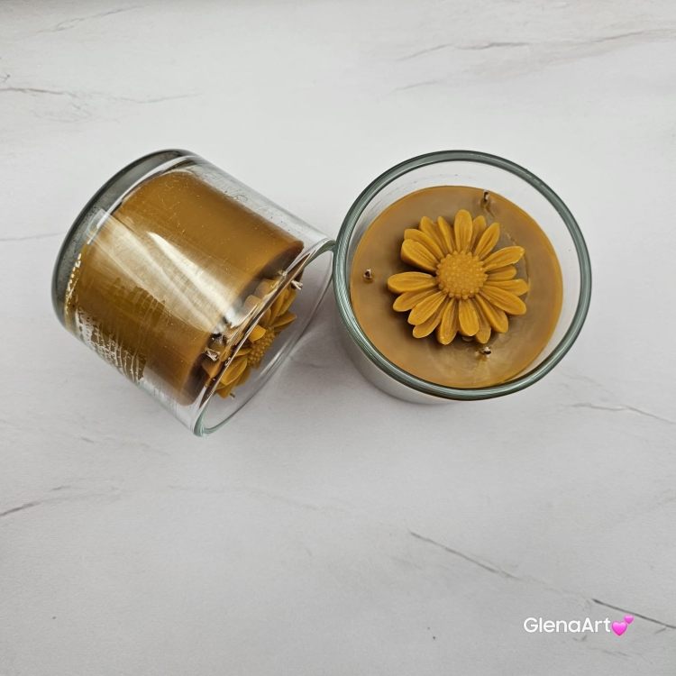 Świeca pszczela świeczka w szkle z wosku pszczelego wosk pszczeli w grubym szkle naturalna świeca z 100 % wosku pszczelego naturalny bez chemii pachnąca miodkiem i propolisem naturalna świeczka pszczela pachnąca miodem