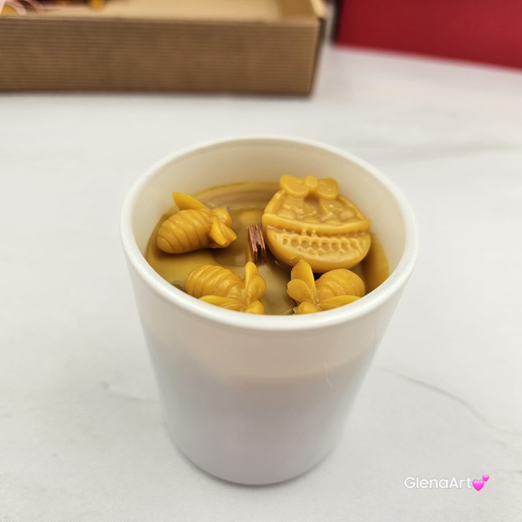 Świeca pszczela świeczka z wosku pszczelego wosk pszczeli w białym szkle naturalna świeca z 100 % wosku pszczelego naturalny bez chemii pachnąca miodkiem i propolisem naturalna świeczka pszczela 150 g wosk