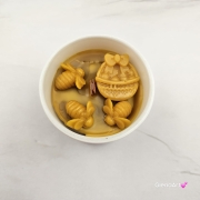 Świeca pszczela świeczka z wosku pszczelego wosk pszczeli w białym szkle naturalna świeca z 100 % wosku pszczelego naturalny bez chemii pachnąca miodkiem i propolisem naturalna świeczka pszczela 150 g wosk