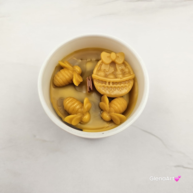 Świeca pszczela świeczka z wosku pszczelego wosk pszczeli w białym szkle naturalna świeca z 100 % wosku pszczelego naturalny bez chemii pachnąca miodkiem i propolisem naturalna świeczka pszczela 150 g wosk