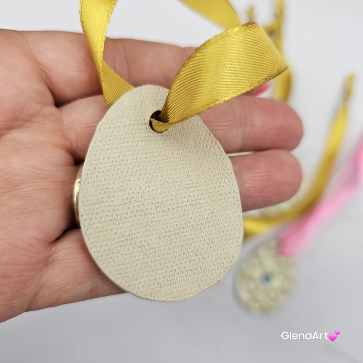 Zawieszka ceramiczna jajko pisanka na tasiemce zawieszka gałązki bazie na brzózki ozdoba wielkanocna ręcznie lepiona do powieszenia