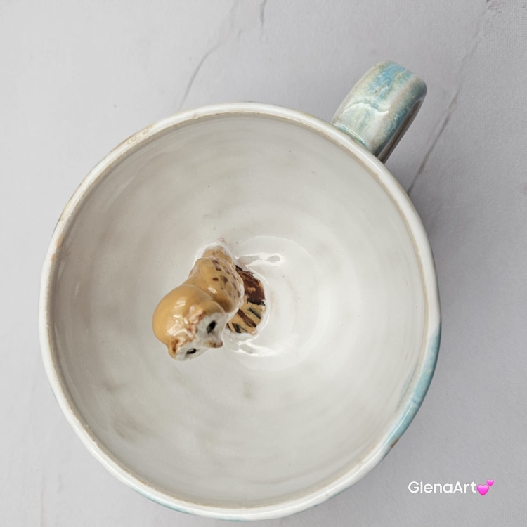 Filiżanka SOWA ceramiczna sówka ze spodkiem i uroczą SOWĄ w środku ręcznie toczona i malowana elegancka filiżanka odcienie bieli i błękitu kubek z sową kubek leśny