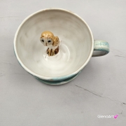 Filiżanka SOWA ceramiczna sówka ze spodkiem i uroczą SOWĄ w środku ręcznie toczona i malowana elegancka filiżanka odcienie bieli i błękitu kubek z sową kubek leśny