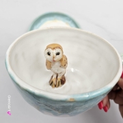 Filiżanka SOWA ceramiczna sówka ze spodkiem i uroczą SOWĄ w środku ręcznie toczona i malowana elegancka filiżanka odcienie bieli i błękitu kubek z sową kubek leśny