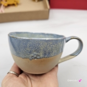 Filiżanka ceramiczna Glena Art niebieska z uszkiem do kawy herbaty ulubiony kubek ceramiczny ceramika 250 ml z małą pszczółką wewnątrz