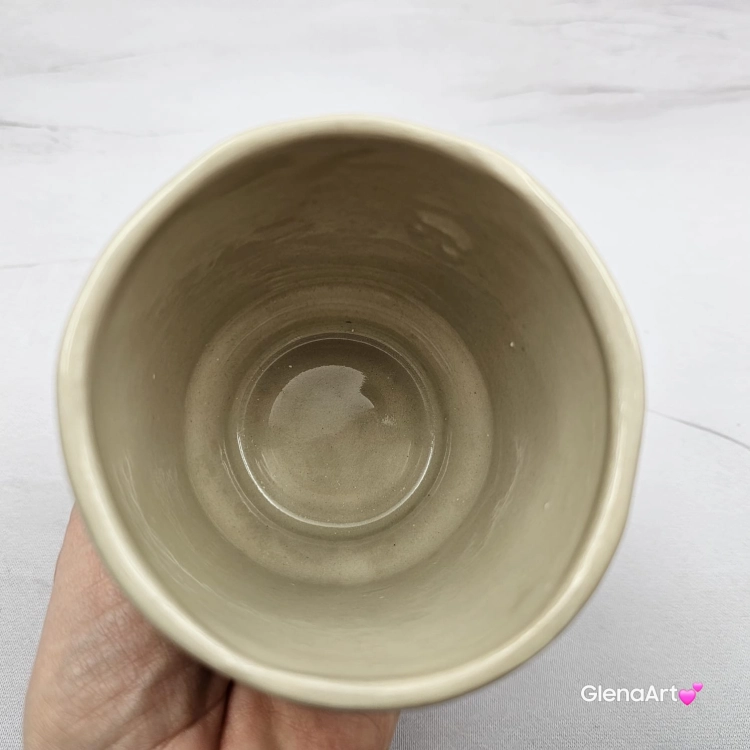 ubek czarka ceramiczna z mopsem ceramiczna Glena Art kubek bez uszka do kawy herbaty ulubiony kubek ceramiczny ceramika 200 ml piesek mops z mopsem