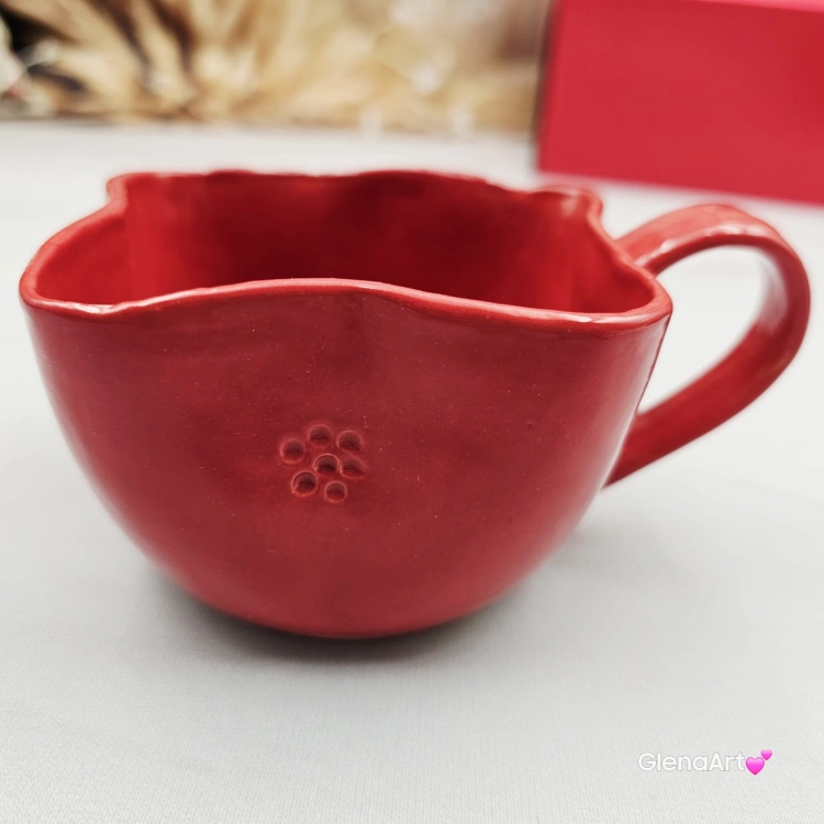 Filiżanka ceramiczna czerwona kwiatek Glena Art z uszkiem do kawy herbaty ulubiony kubek ceramiczny ceramika 250 ml w kształcie kwiatka