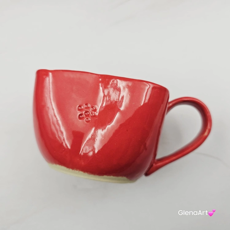 Filiżanka ceramiczna czerwona kwiatek Glena Art z uszkiem do kawy herbaty ulubiony kubek ceramiczny ceramika 250 ml w kształcie kwiatka