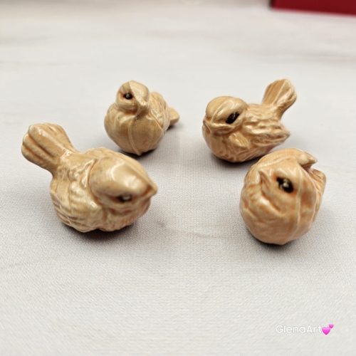 Ptaszki małe ceramiczne 4 szt. figurki jasne wielkanocne lub wiosenne ręcznie robione figurka ptaszek ceramiczny